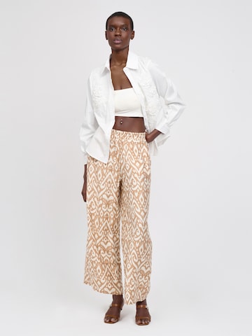 Influencer Широка кройка Панталон в бежово