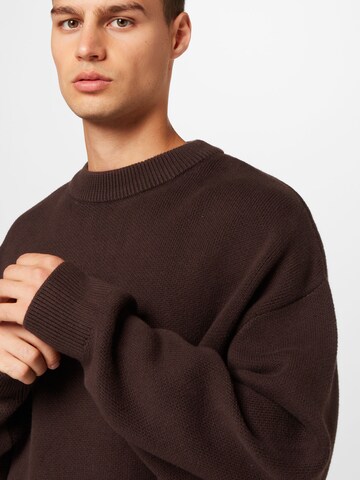 WEEKDAY Sweater 'John' in Brown