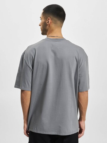 DEF - Camiseta en gris