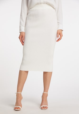 faina Skirt in White: front