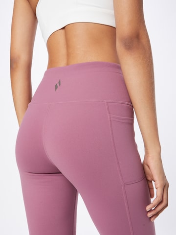 Skinny Pantaloni sportivi di SKECHERS in rosa