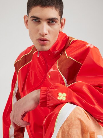 Nike Sportswear Демисезонная куртка в Красный