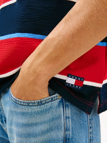 Tricou de la Tommy Jeans pe roșu