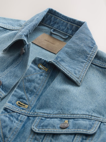 zils Next Starpsezonu jaka