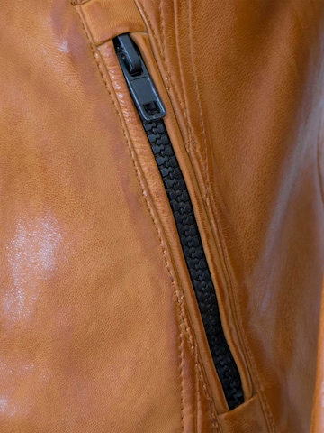 Jilani Tussenjas 'Ilai' in Bruin