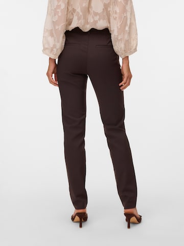 VERO MODA Úzky strih Chino nohavice - Hnedá