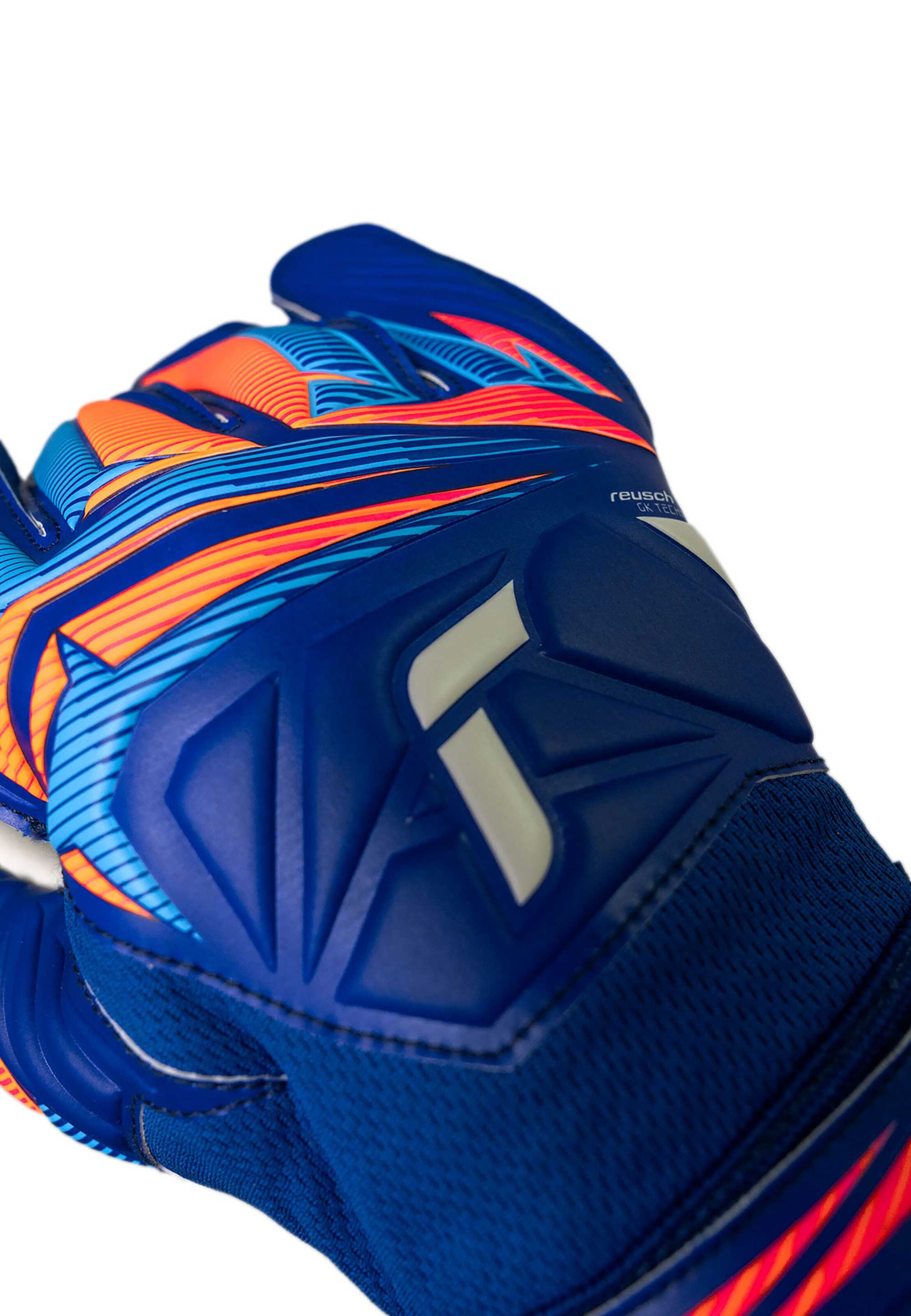REUSCH Athletic Gloves 'Attrakt Grip' in Blue
