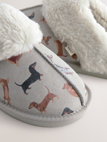 Next Copat | siva barva