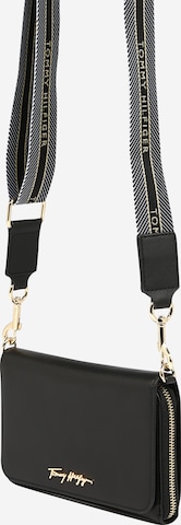 TOMMY HILFIGER Crossbody Bag in Black: front