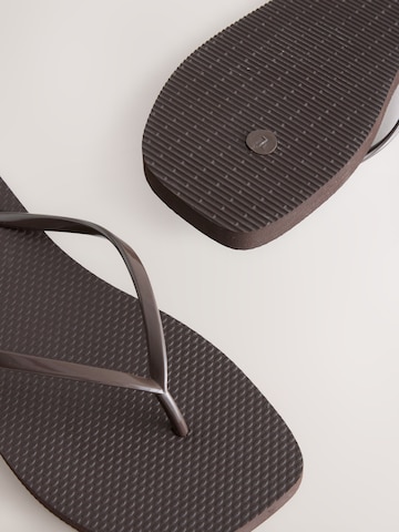 Tongs Next en marron