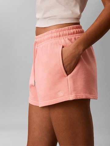 Regular Pantalon Calvin Klein Jeans en rose