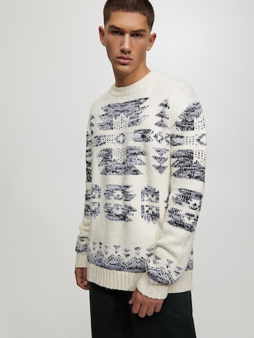 Pull&Bear Sweter w kolorze biały: przód