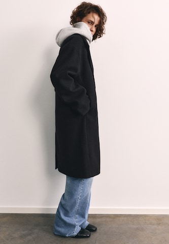 Cappotto di mezza stagione di Pull&Bear in nero