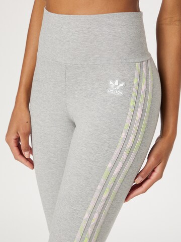 ADIDAS ORIGINALS Skinny Leggings in Grau