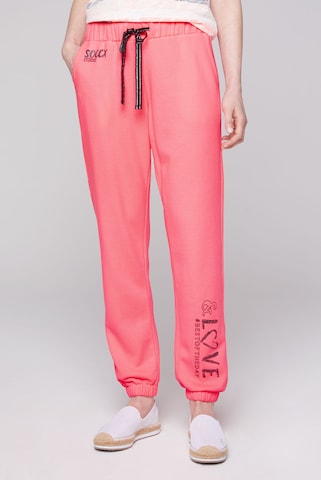 Soccx Regular Pants in Pink: front