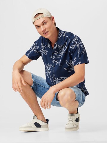 QS Regular fit Button Up Shirt in Blue