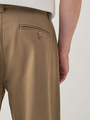 Next - regular Pantalón en marrón