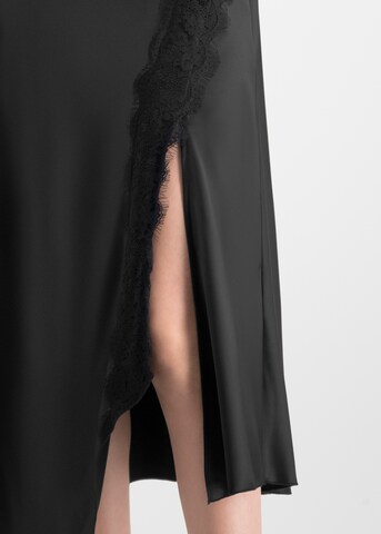 Nicowa Evening Dress in Black