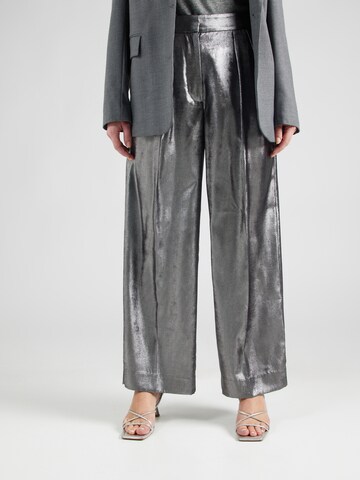 Wide leg Pantaloni con piega frontale di Banana Republic in argento: frontale