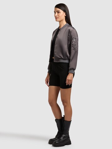 Veste mi-saison 'Tami' khujo en gris