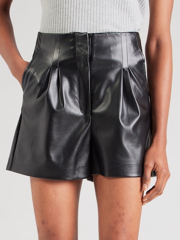 Regular Pantaloni cutați 'Christin' de la ABOUT YOU pe negru