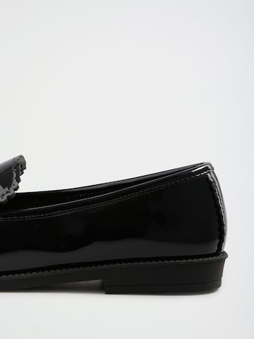 Chaussure basse love & roses en noir