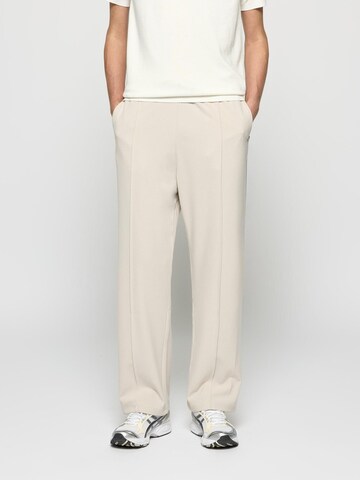 Burocs Wide leg Pleat-Front Pants in Beige