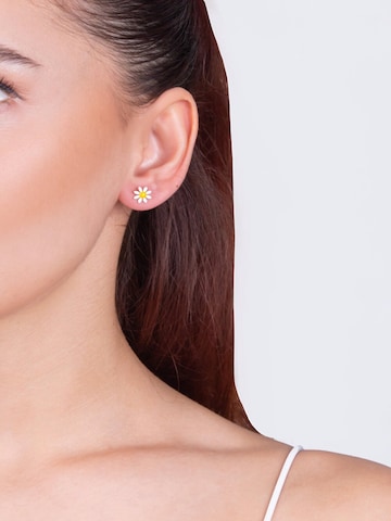 So Chic Earrings in Gold