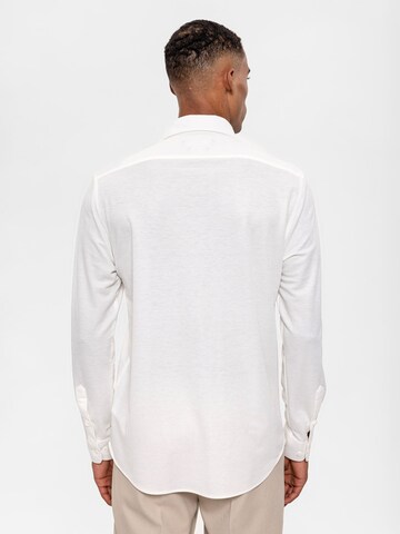 Coupe regular Chemise Antioch en blanc