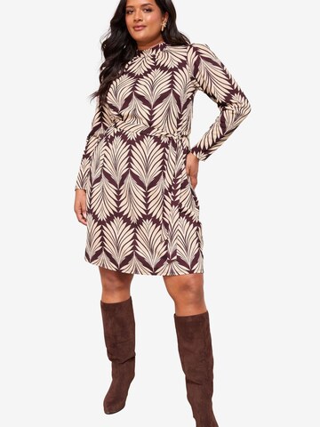 Friends Like These Φόρεμα σε μπεζ: μπροστά