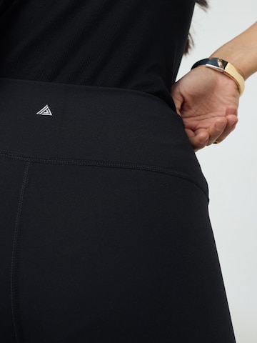 Skinny Leggings di Next in nero
