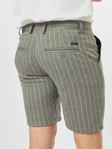 Coupe slim Pantalon chino BLEND en gris