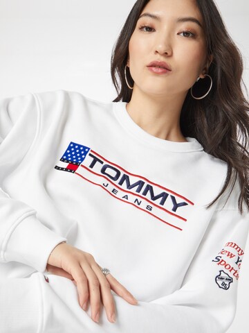 Tommy Jeans Sweatshirt 'Modern Sport 1' in Wit