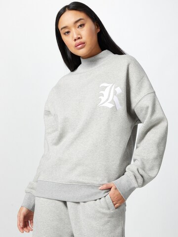 Bluză de molton 'OV Crewneck K' de la ABOUT YOU x Mero pe gri