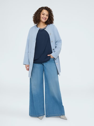 Cappotto invernale di Fiorella Rubino in blu: frontale