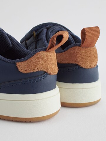 Baskets Next en bleu