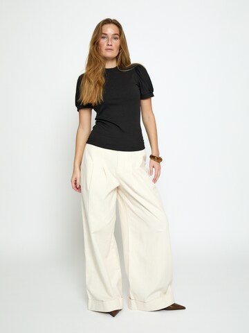 Maglietta 'Johanna' di Peppercorn in nero