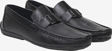 Desa Classic Flats 'Slipper' in Black: front