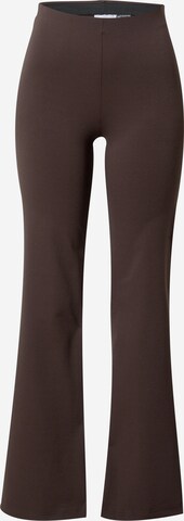 WEEKDAY Flared Broek 'Serena' in Bruin: voorkant