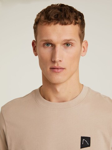 T-Shirt 'Brody' CHASIN' en gris