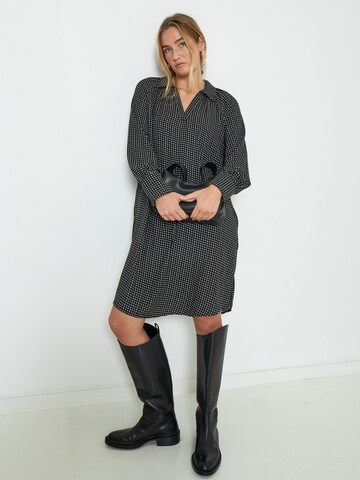 Peppercorn Košilové šaty 'Paris' – černá