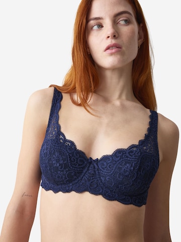 Triangle Soutien-gorge 'Amourette' TRIUMPH en bleu : devant