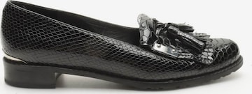 Stuart Weitzman Flats & Loafers in 37 in Black: front