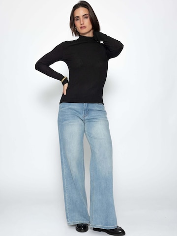 Maglietta di SASSYCLASSY in nero
