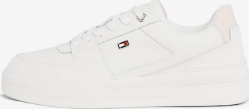 Baskets basses TOMMY HILFIGER en blanc : devant