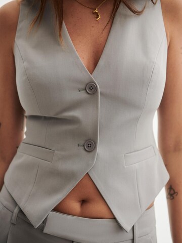 Gilet da completo di ABOUT YOU x Laura Giurcanu in grigio