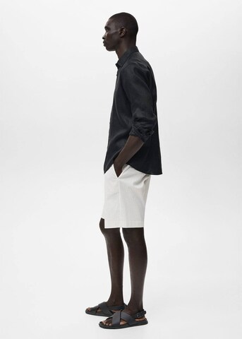 MANGO MAN Regular Fit Hem in Schwarz