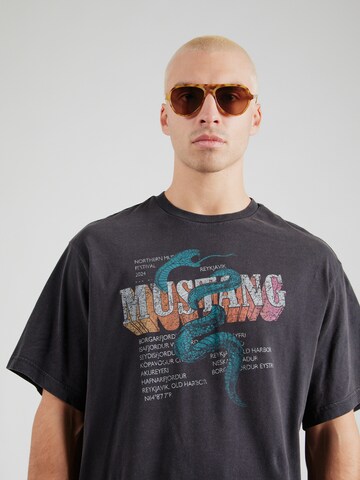 MUSTANG T-Shirt 'AKRON' in Schwarz
