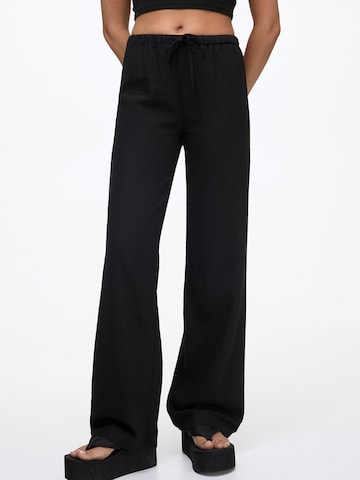 Pull&Bear regular Bukser i sort: forside