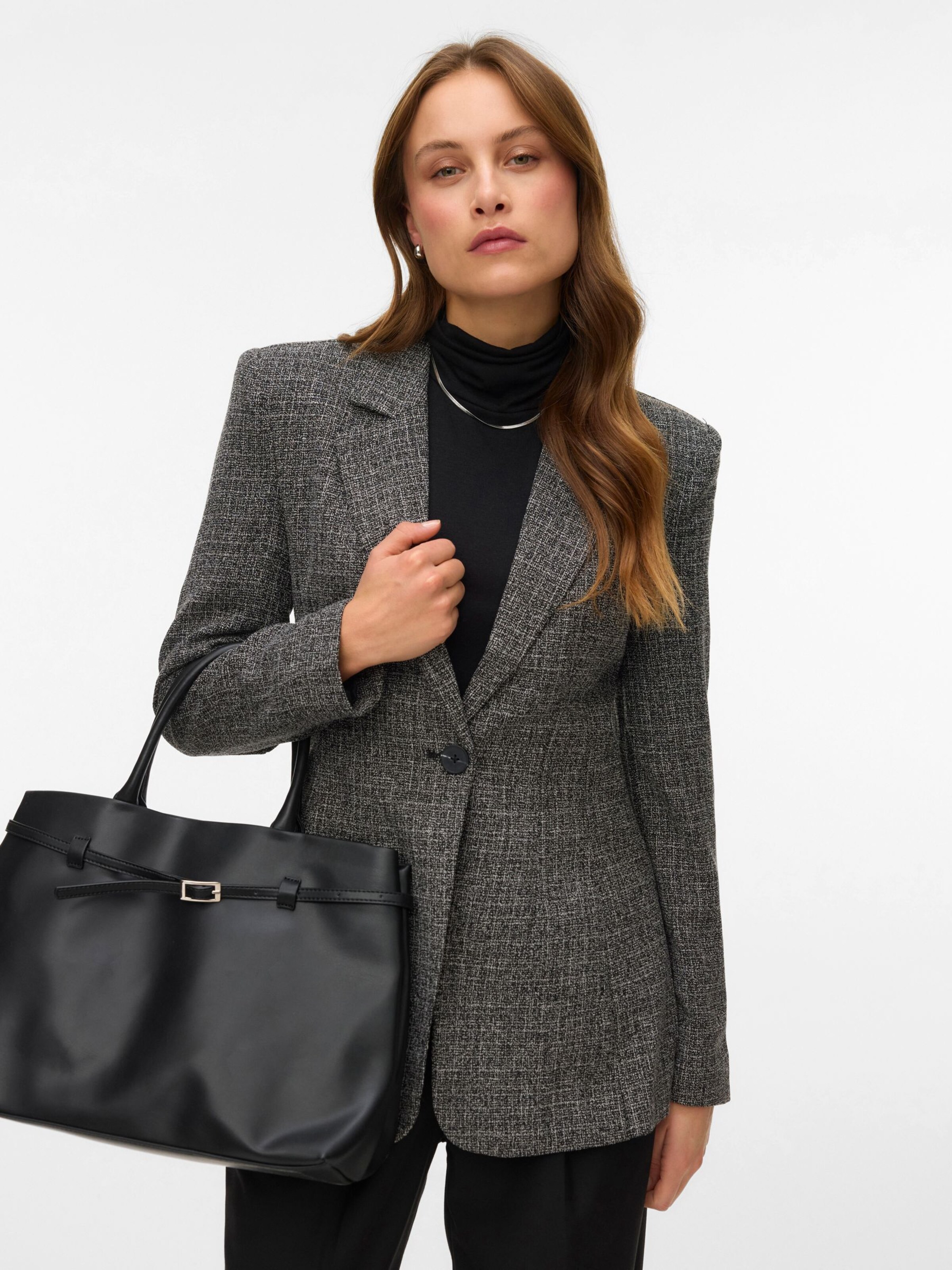 VERO MODA Blazer 'VMPERLE' in Schwarz: Vorderseite